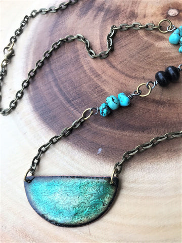 semicircle aqua wavy etched necklace with turquoise and onyx beads