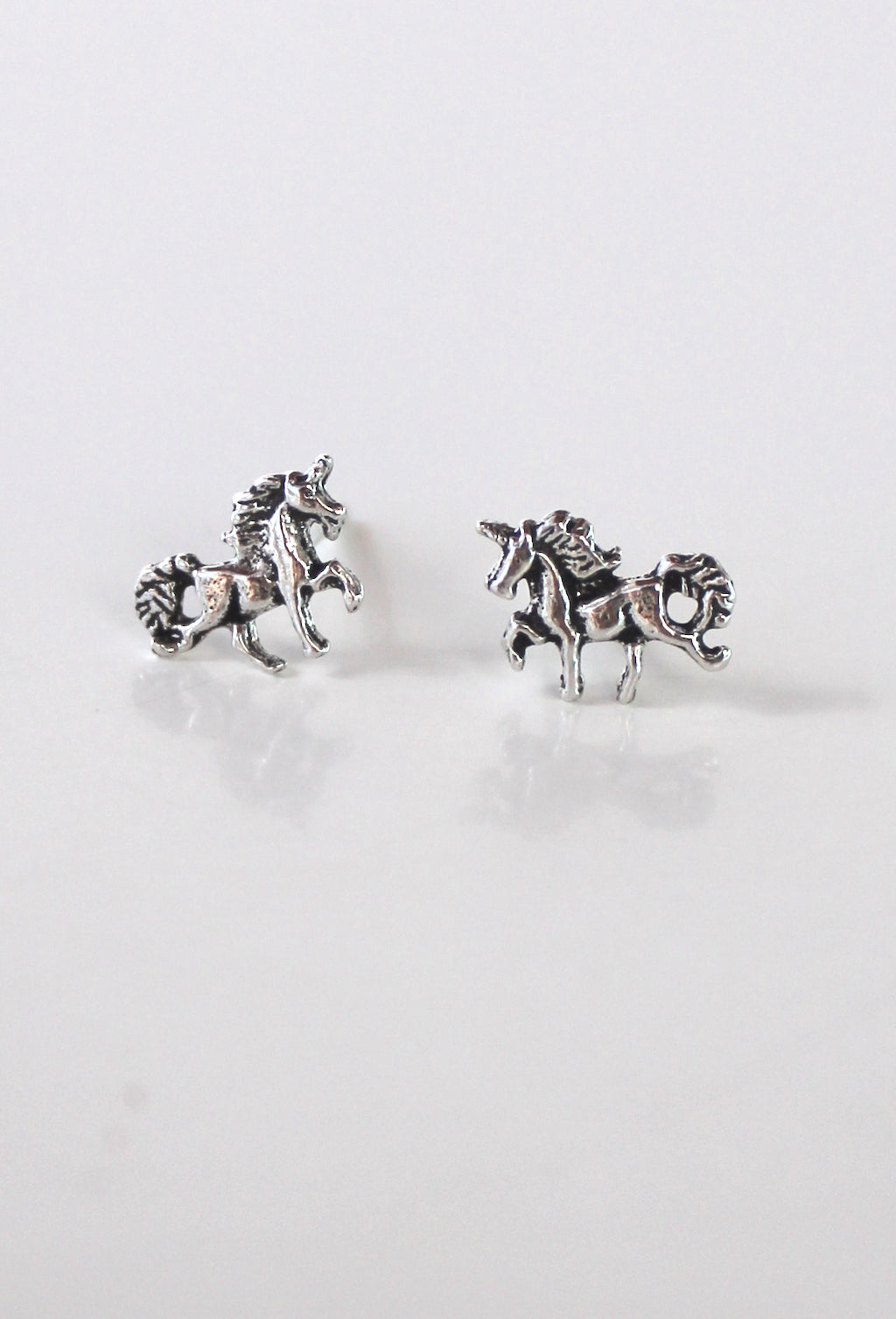 Mini Aretes de Unicornio – ISLA
