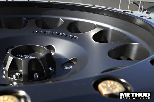 Matte Black MR105 Beadlock with center cap