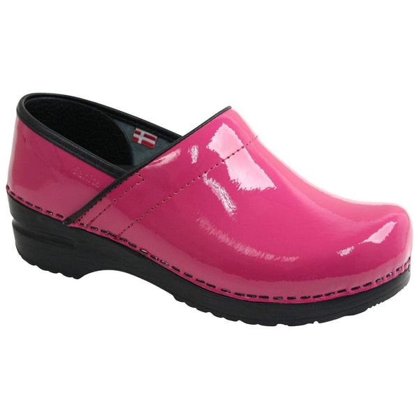 red womens clogs