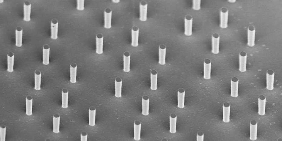 Deformable Silicon structures by Modern Lithography Process