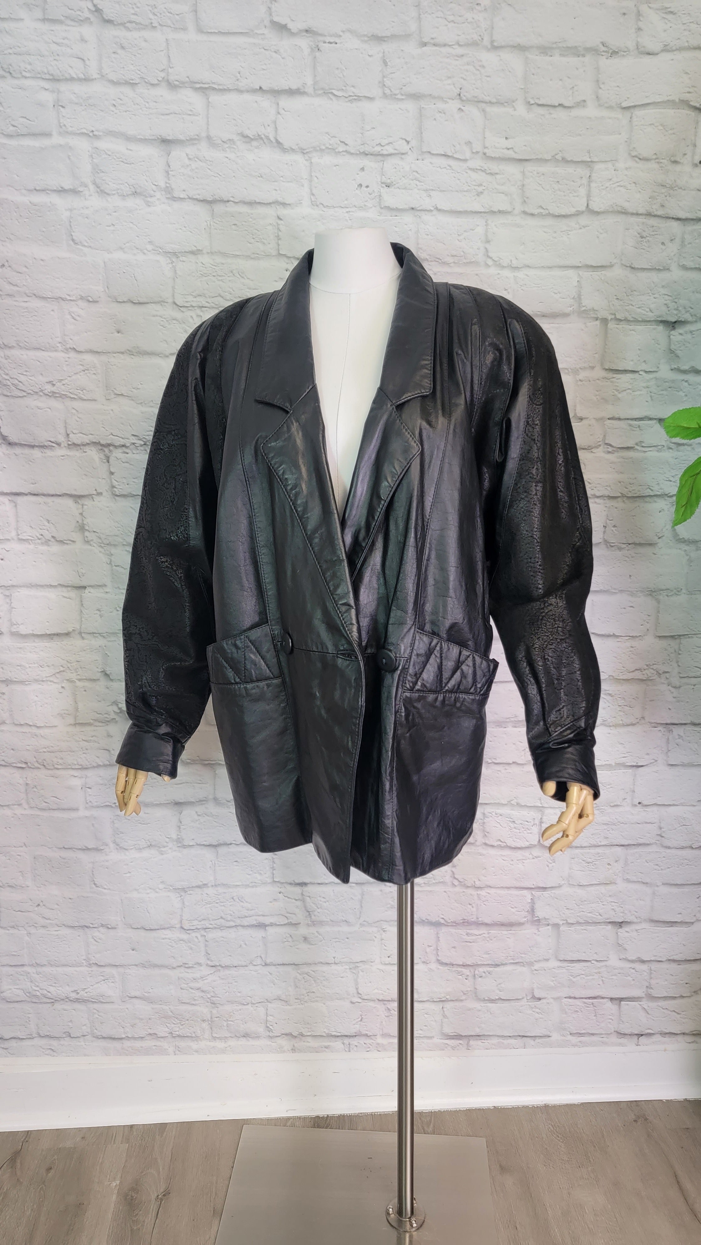 Vintage 80’s Black Leather Batwing Oversized jacket | Shop THRILLING