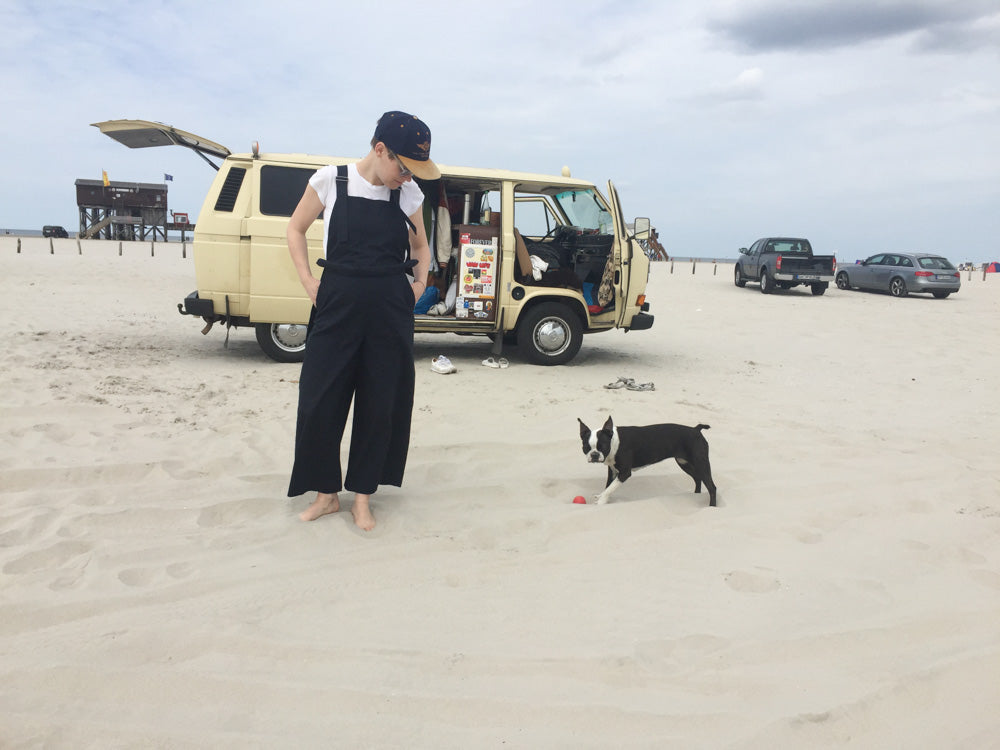 EARLY Lookbook Shoot 2017, Valerie Sietzy, Seaside, Beach, Nature, Boston Terrier, Ivory T3, Vanagon, Bully, Van, VW,