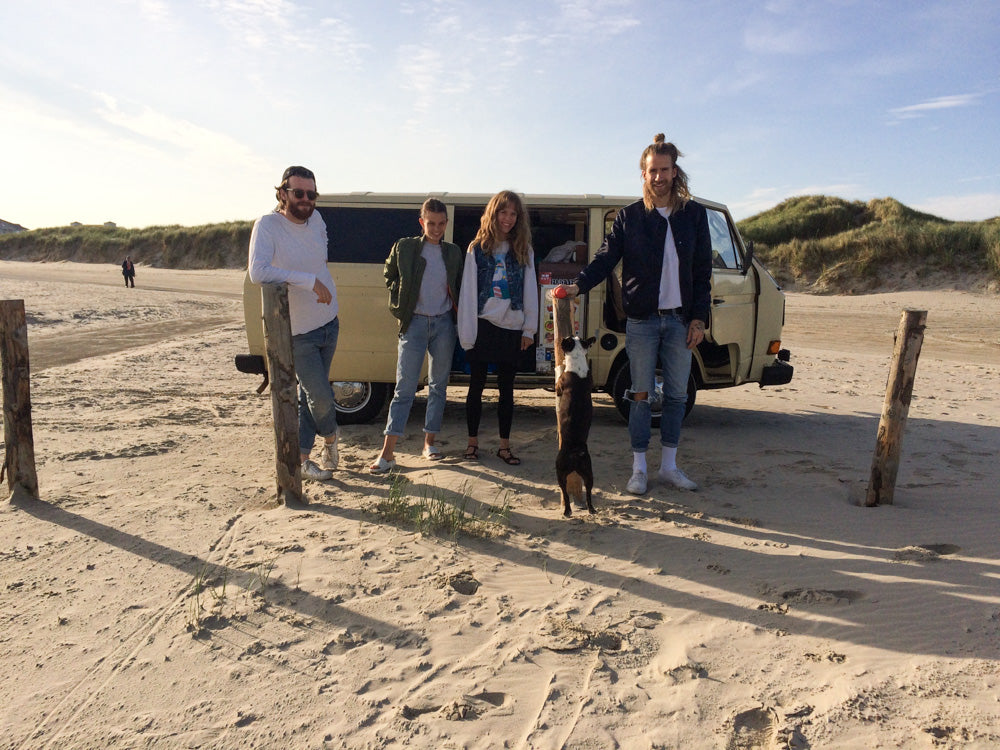 EARLY Lookbook Shoot 2017 Nicola Krämer, Franziska Brodhun, Marc Krause, Malaika Girke, Valerie Sietzy, Seaside, Beach, Nature, Ivory T3, VW, Van, Vanagon, Bully,  Boston Terrier