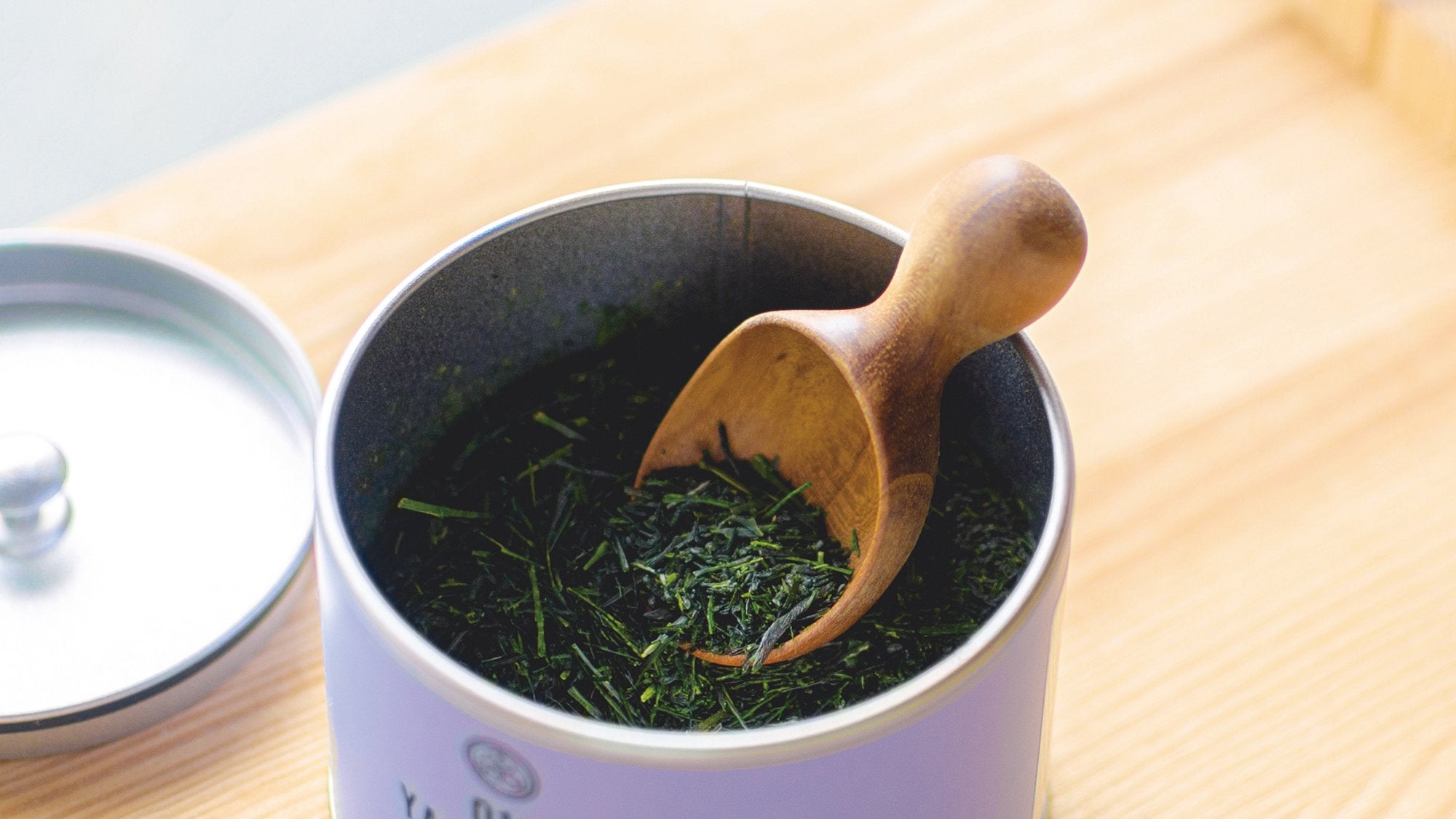 わたしの茶道具〈MY TEA TOOL.〉04「アカシア木の茶さじ」煎茶堂東京・店長／李セロム – 煎茶堂東京オンライン