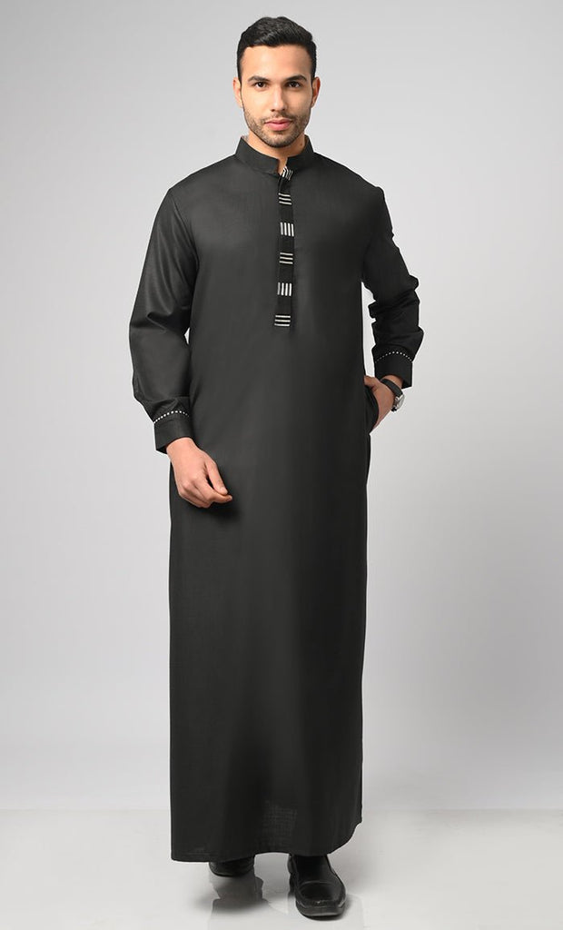 Modern Elegant Contrasting Detail Thobe / Jubba With Cuffs And Pockets - saltykissesboutique.com