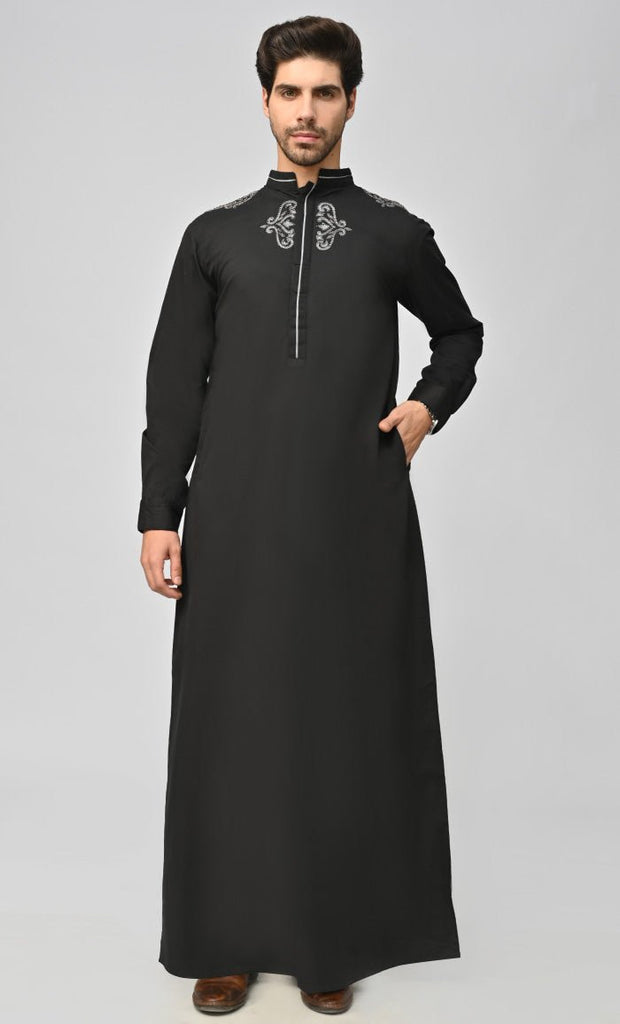 New Modest Islamic Mens Thobe/Juba With Embroidery And Pockets - saltykissesboutique.com