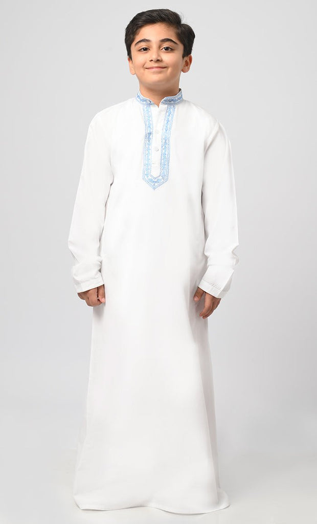 Zubair White Muslim Boys Embroidered Thread Detailing Thobe - saltykissesboutique.com