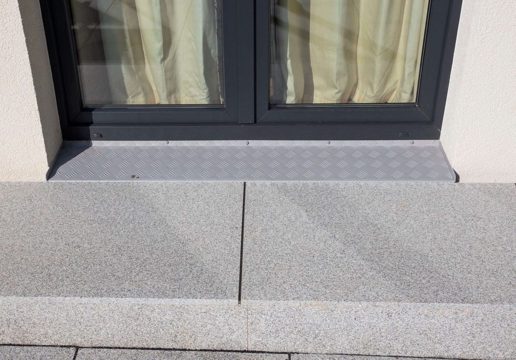 silver grey granite paving patio 