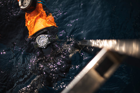 healthy-seas-diver-preparing-for-a-mission-with-his-superocean-outerknown