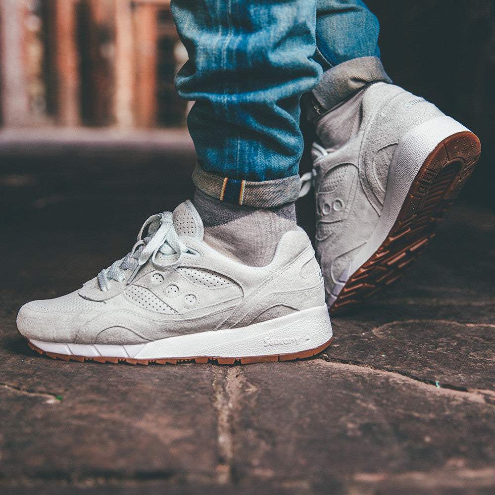 saucony shadow on feet