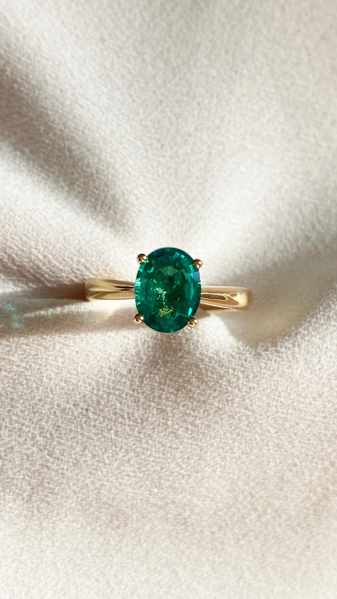 Dakota Ring 1.00ct 18K Yellow Gold Emerald