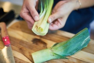 clean-leeks-with-salad-spinner