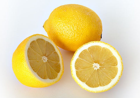 7 astuces contre les taches de transpiration - citron