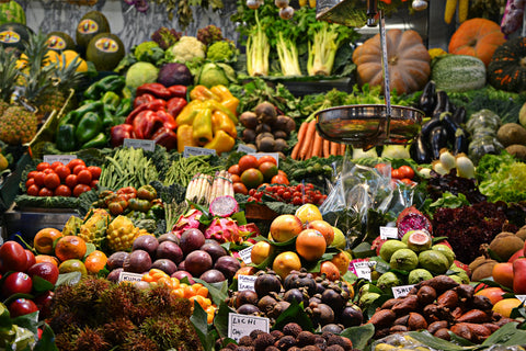 Food at a grocery store in the produce section. Photo credit ja-ma, unsplash.
