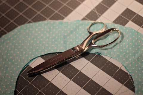 pinking shears