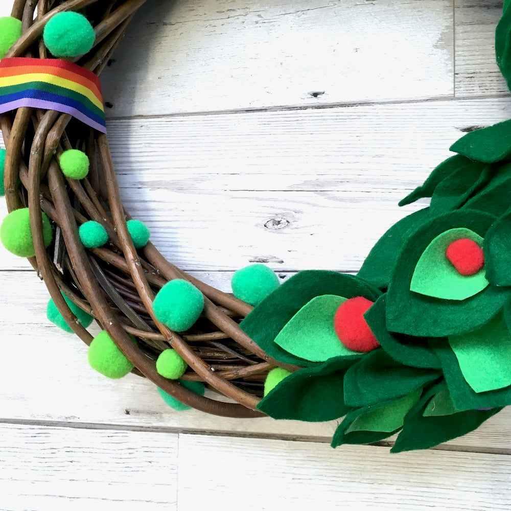 Rainbow Felt & Pompoms Xmas wreath handmade tutorial 