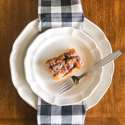 Yummy Cinnamon Roll Pumpkin Vanilla Sheet Cake