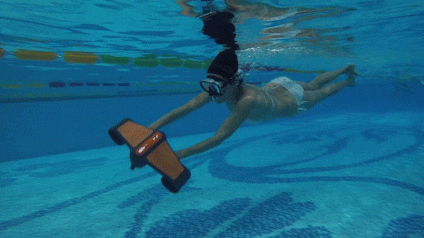electric underwater scooter scuba diving