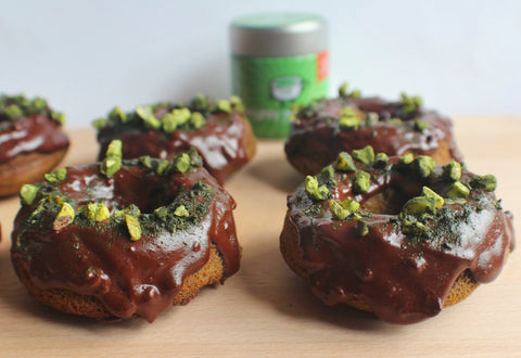 MATCHA DONUTS & CHOCOLATE PISTACHIO CRUNCH TOPPING