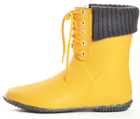dav rain boots for color pop on neutral wardrobe