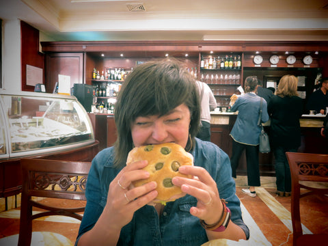 crystalyn kae eating vegan focaccia in italy