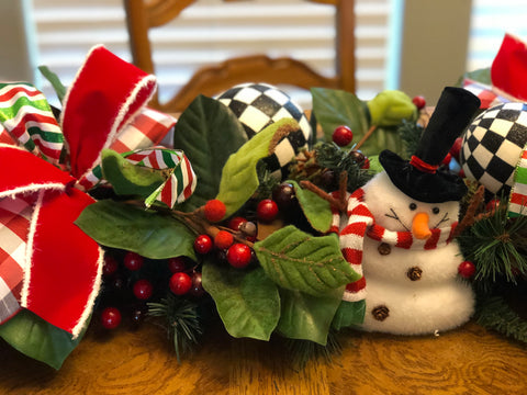 Holly Garland with Red, Green, Black & White Decor 
