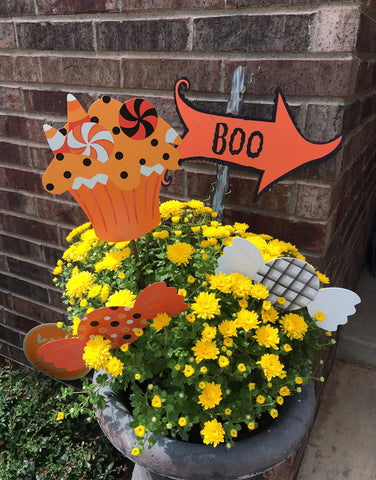 Flower Pot Decorated with Halloween Stakes 