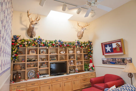 Family Country Christmas room 