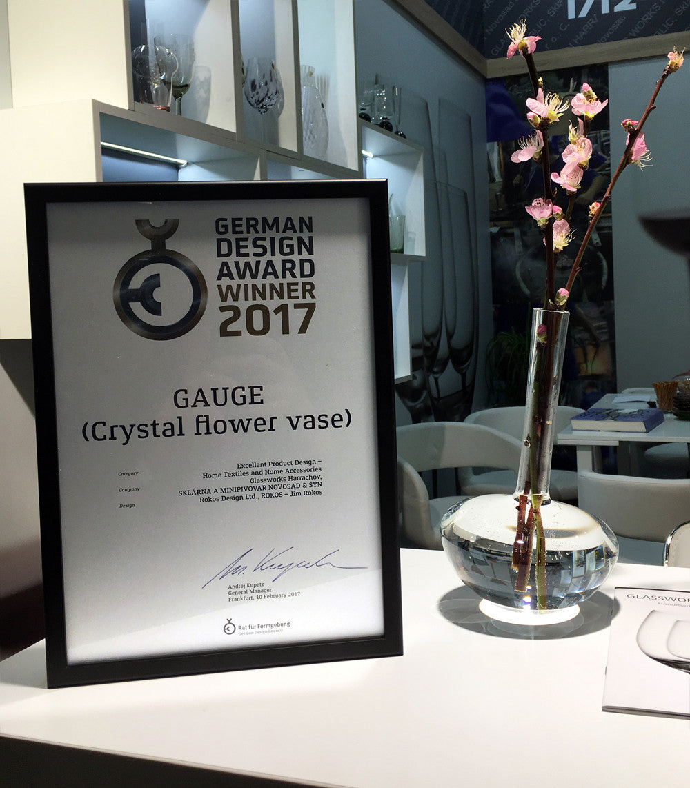 The German Design Award wining GAUGE vase
