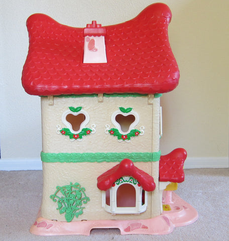 Berry Happy Home dollhouse with trellis and bay window