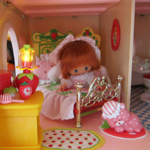 Strawberry Shortcake Berry Snuggly Bedroom