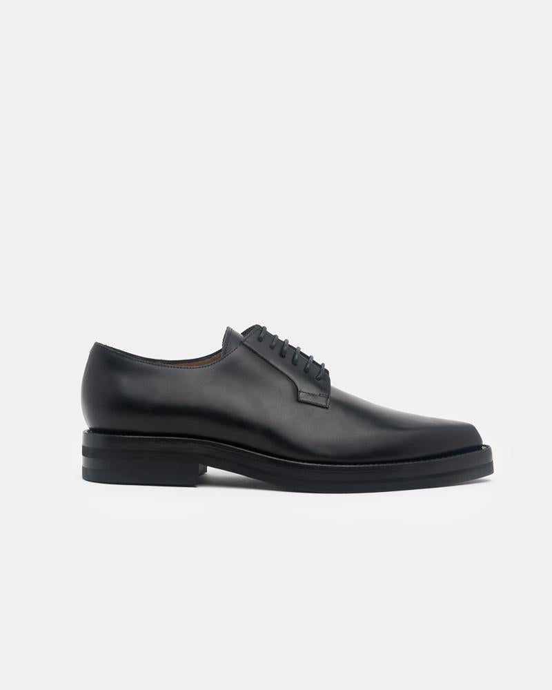 pointed toe oxford