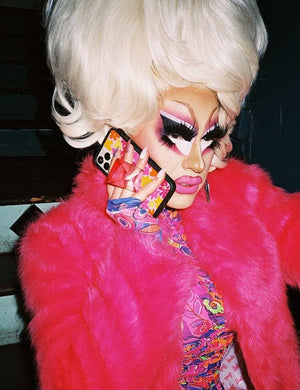 wildflower trixie mattel iphone 14pro