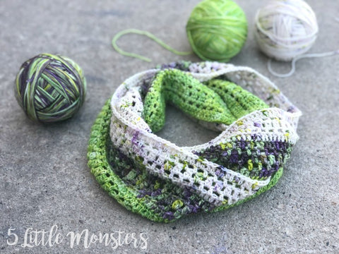 Free Crochet Pattern by 5 Little Monsters Blog