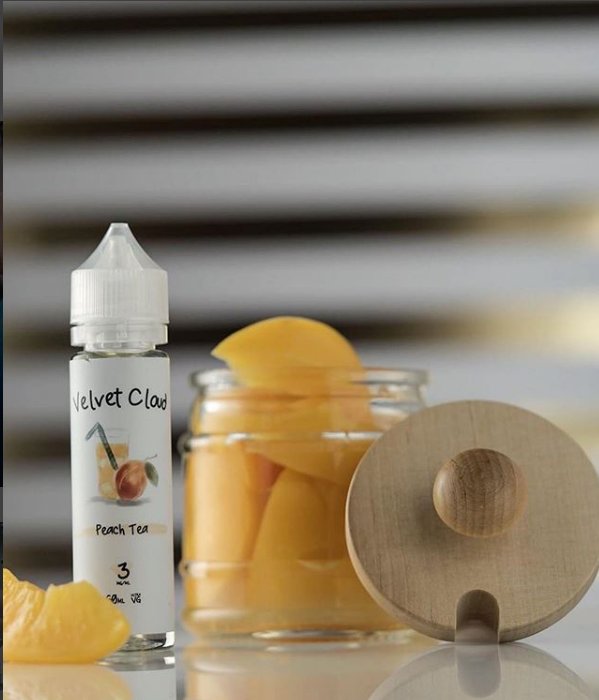picture of high-quality peach-flavored e-juice from Velvet Cloud