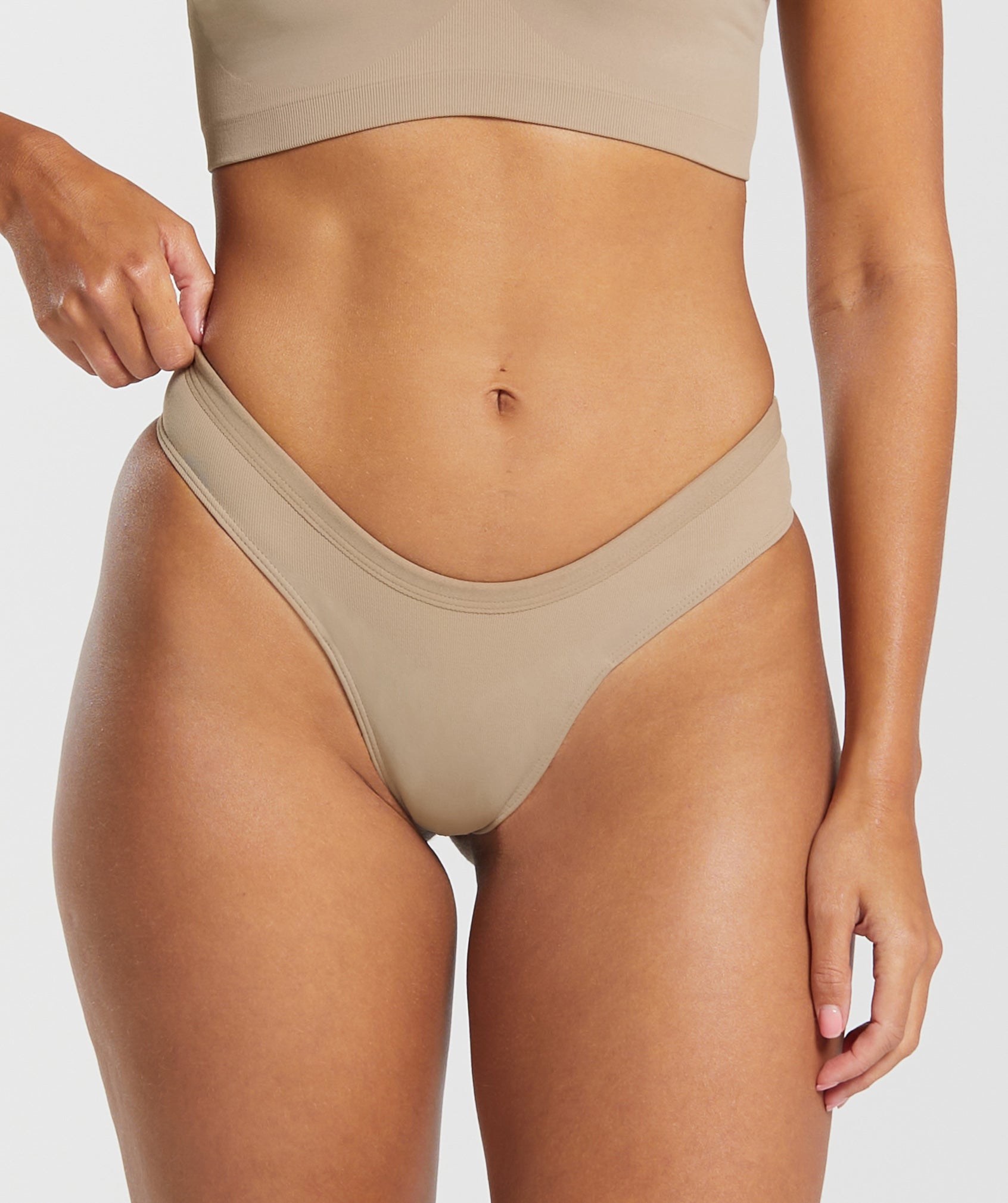 Gymshark Seamless Dipped Front Thong - Cement Brown