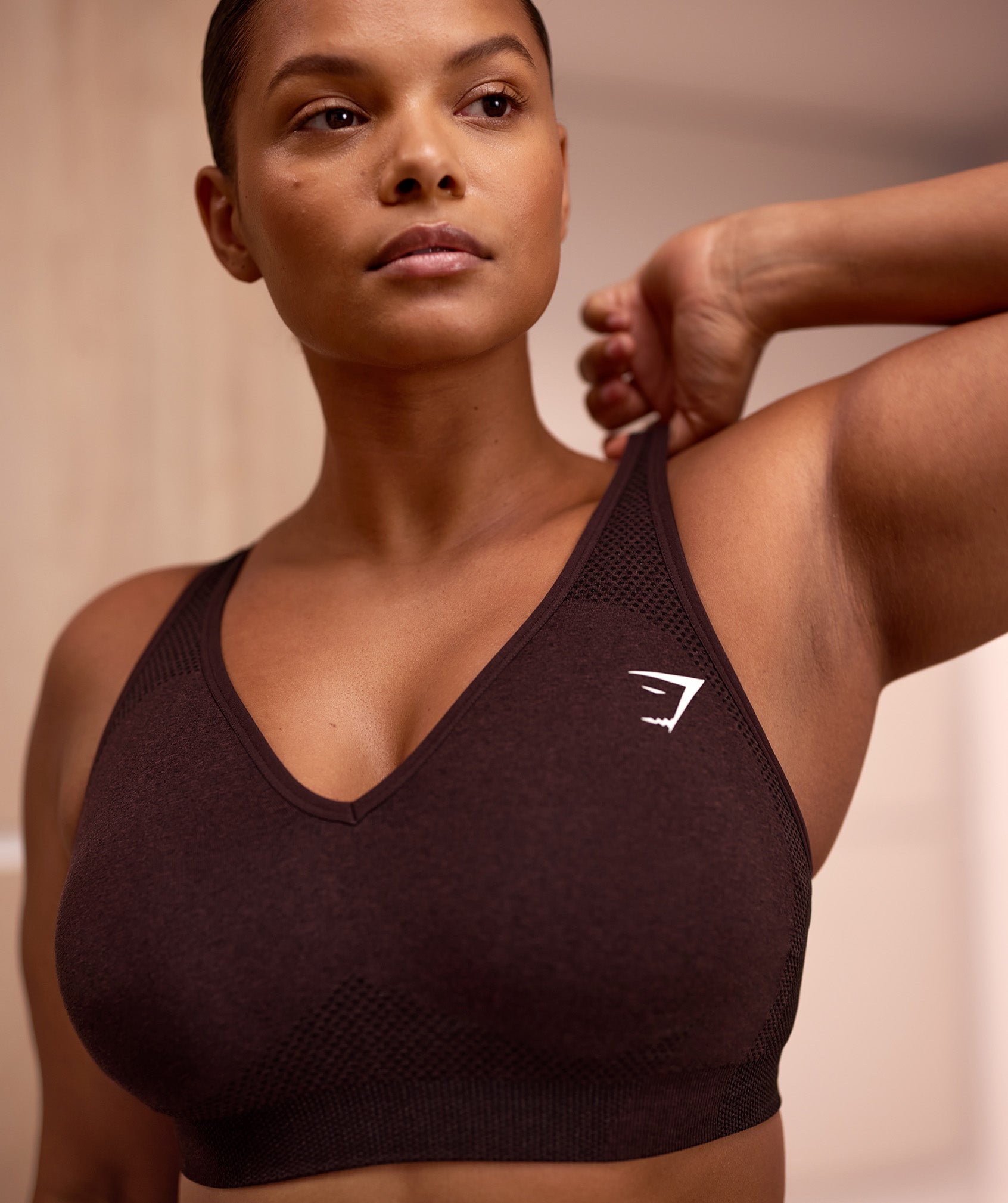 Gymshark Vital Seamless 2.0 V Neck Sports Bra - Cherry Brown Marl