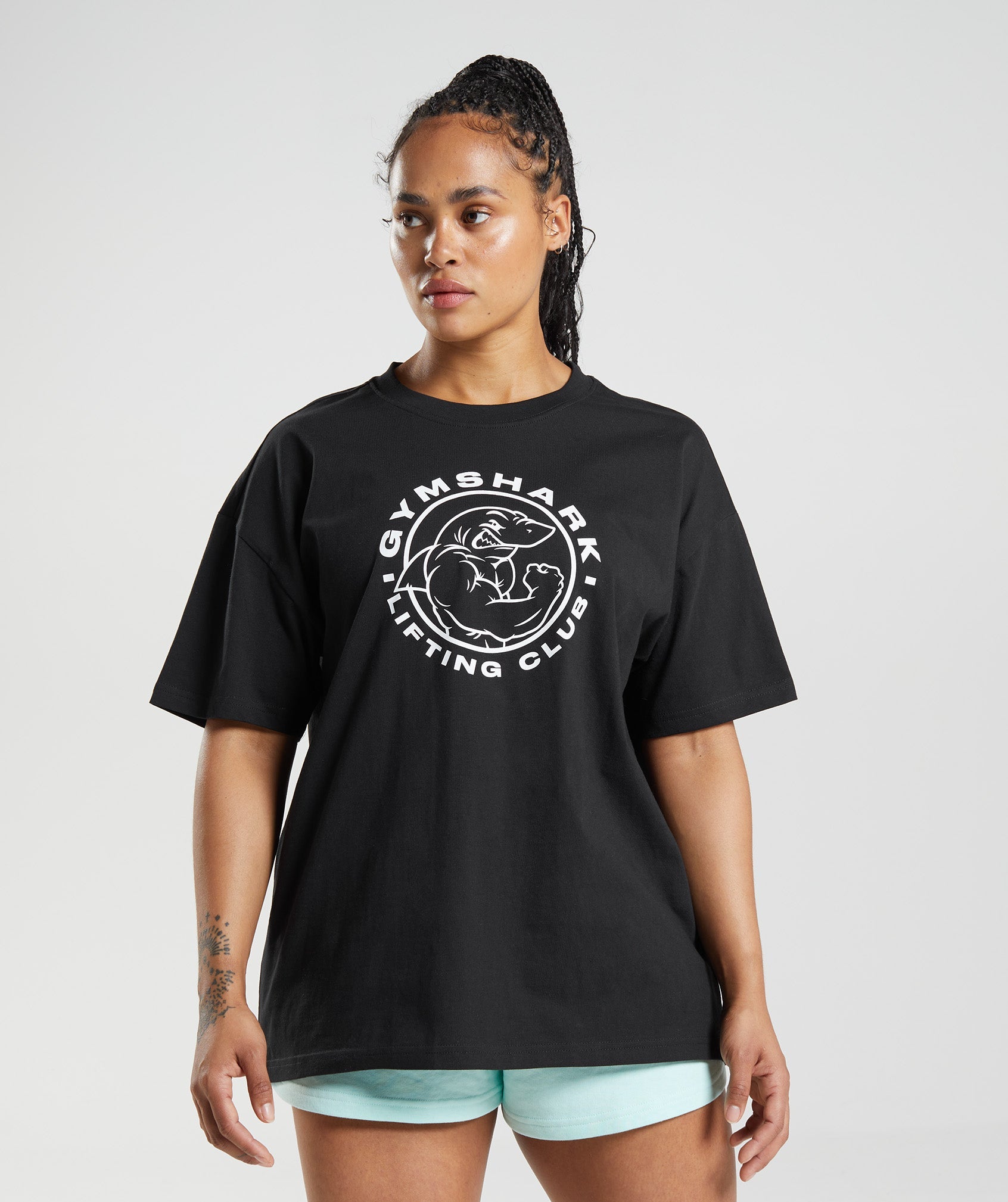 Gymshark Legacy T-Shirt - Black  T shirt black, Shirts, School