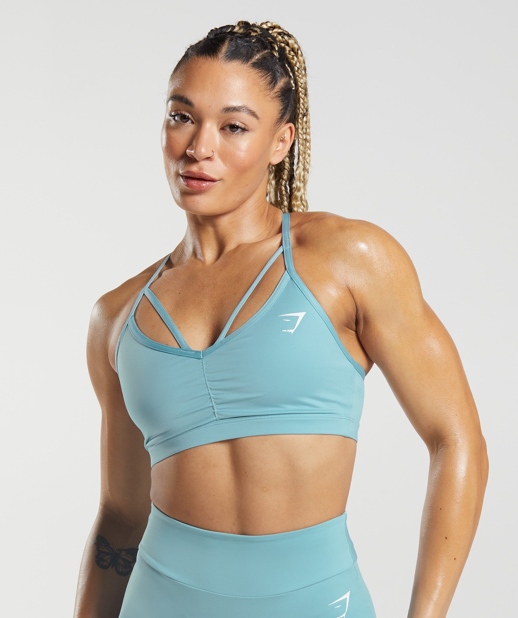 Gymshark  V Neck Sports Bra - Glacier Blue – Quaintrelle Studio