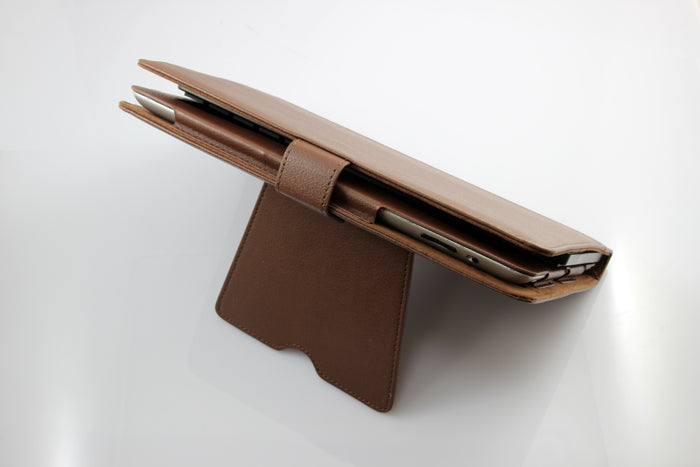 The Detachable White Shark Keyboard Case Stand for Apple iPad from JSXL Technology holds iPad standing firm