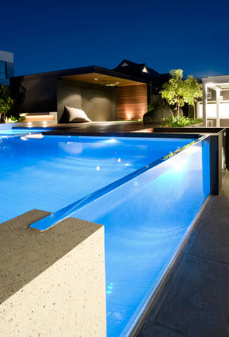 Glass walled pool-Pool Seat Blog