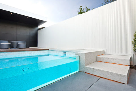 Glass walled Pool-Liquidseat