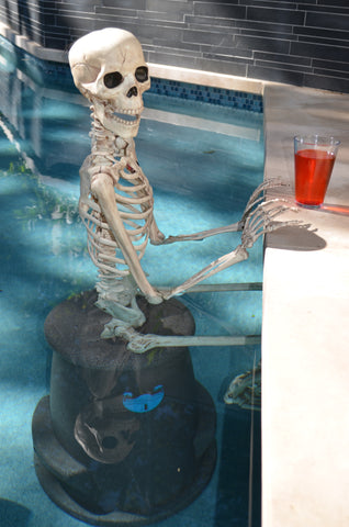 Decorate your pool for Halloween