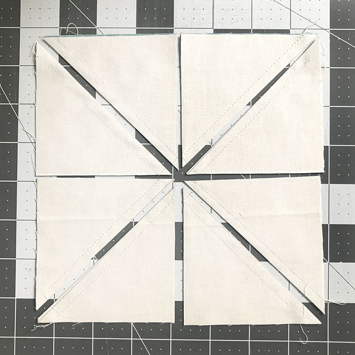 Bear's Paw quilt block tutorial, 15-inch
