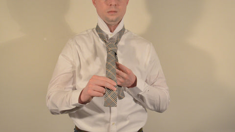 how to tie a tie step 5