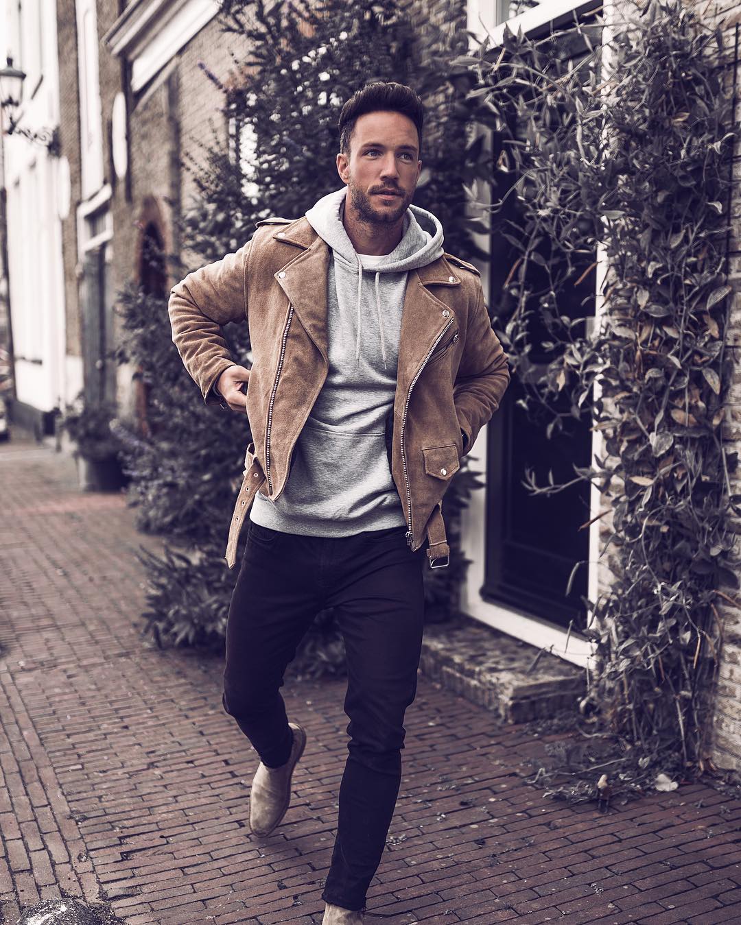 Looking for some amazing winter outfits? Then you are going to love these 5 insanely cool winter outfits I've curated for you today. #winter #outfit #ideas #mens #fashion #street #style 