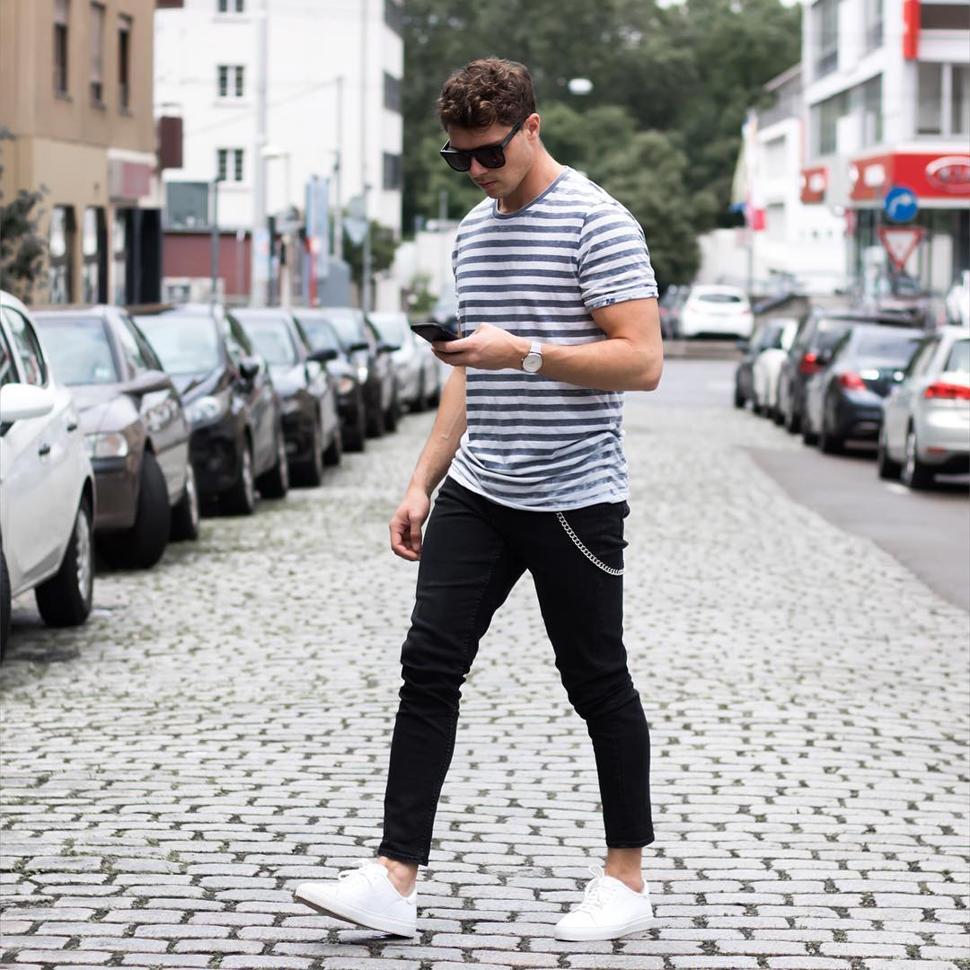 Today we're highlighting a collection of blogger approved outfits that perfectly work in the summers. We're talking about outfits that are comfortable and look great. 