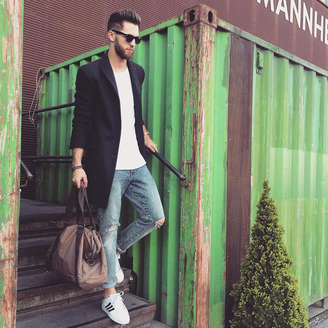 ways to wear t-shirt with overcoat