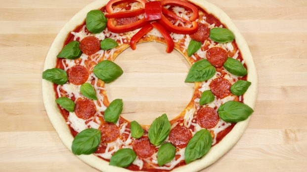 holiday-pizza-wreath